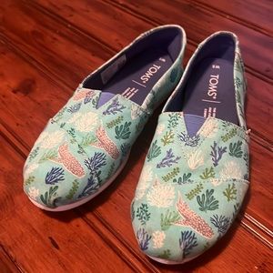 Tom’s size 4 whale sharks